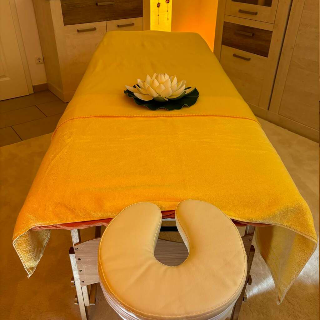 Massageliege für AromaTouch Behandlung