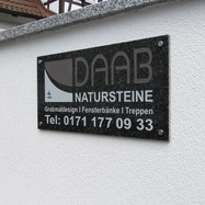 Firmenschild Daab Natursteine