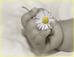 Tipps & Tricks zur Babypflege. Wie oft darf man Babys baden? Babys mit oder ohne Seife waschen? Ab wann kann man Babys mit Seife waschen?