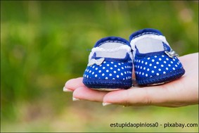 DIY Geschenkideen zum selbst nähen und selber basteln, Krabbelschuhe selber machen, Schnittmuster Babyschuhe und anderen Babysachen, Anleitung Windeltorte