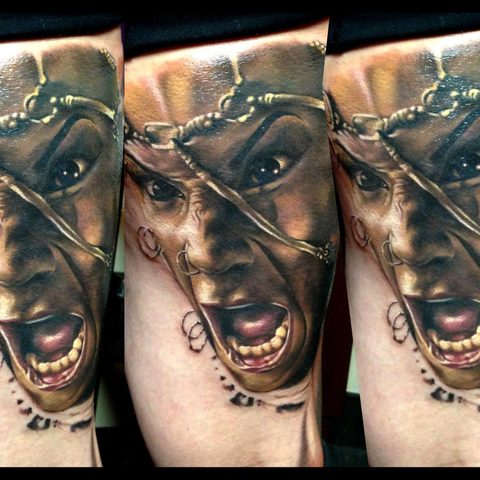 Selfmade Tattoo Berlin Zsofia Belteczky 300 xerxes