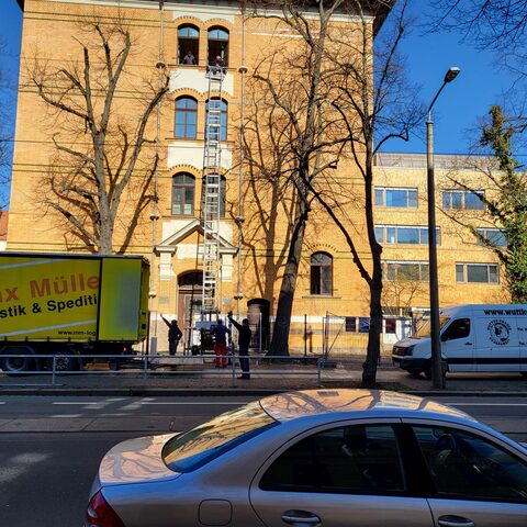Im Auftrag mit Max Müller Logistik in Leipzig in einer Schule