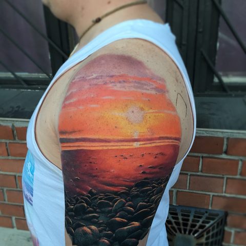 Belteczky Zsofia Selfmade Tattoo Berlin Vegan realistic sun sonne beach