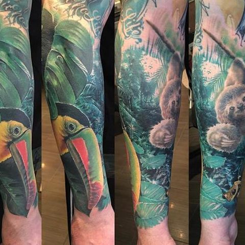 Selfmade Tattoo Berlin Zsofia Belteczky papagei parrot faultier nature