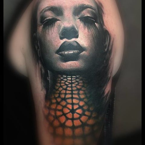 Selfmade Tattoo Berlin Zsofia Belteczky portait abstract geometric