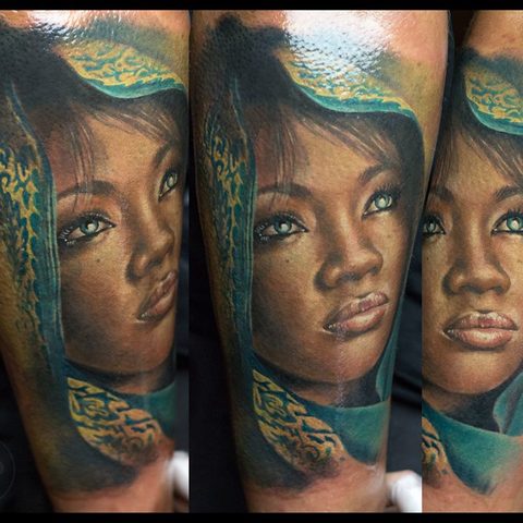 Selfmade Tattoo Berlin Zsofia Belteczky portrait