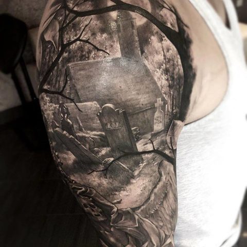 Selfmade Tattoo Berlin Zsofia Belteczky graveyard grabstein