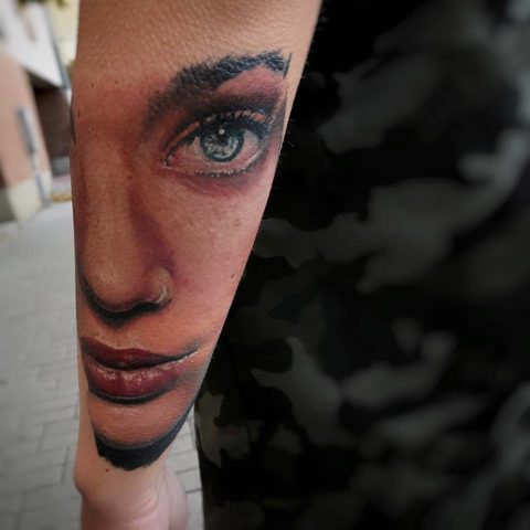 Selfmade Tattoo Berlin Kristof Tito Kondrat portrait color face eye mouth