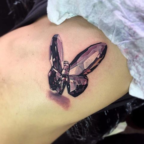 Selfmade Tattoo Berlin Zsofia Belteczky butterfly schmetterling diamond