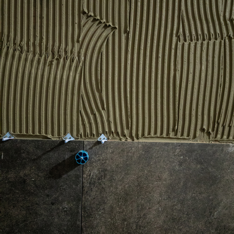 Fliesenarbeiten in einem Fitnessstudio in Berlin Adlershof