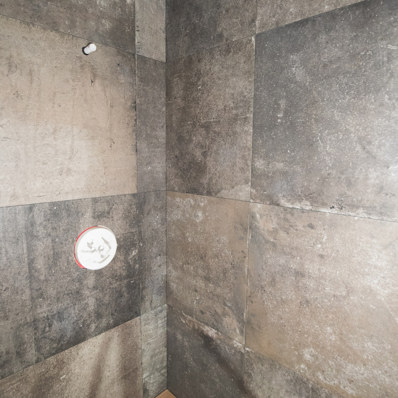 Fliesenarbeiten in einem Fitnessstudio in Berlin Adlershof