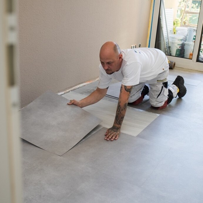 Fußbodenarbeiten in einer Wohnung in Berlin Pankow