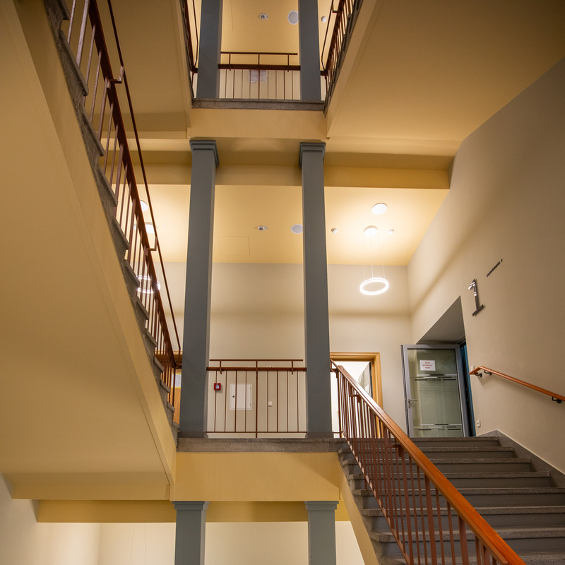 Treppenhaus eines historischen Gebäudes in Berlin Mitte