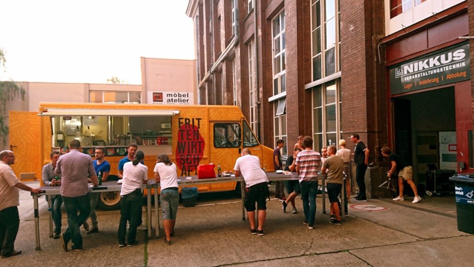 Sommerfest Nikkus Veranstaltungstechnik mit Foodtruck