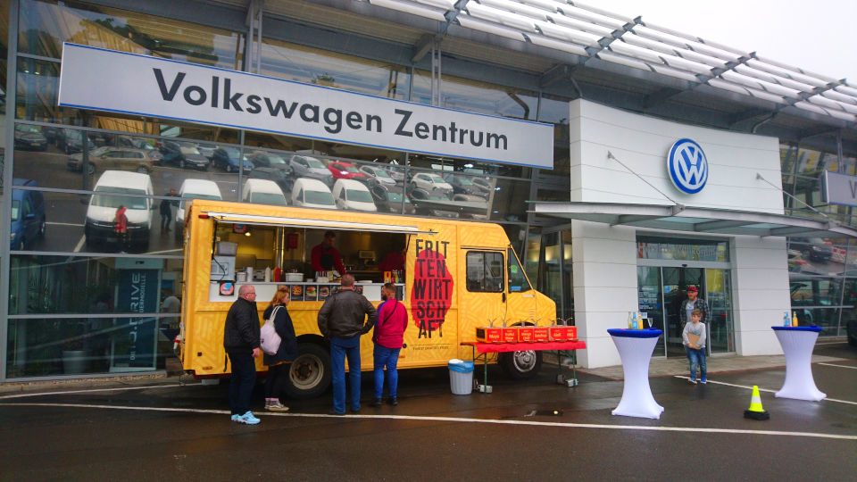 Sommerfest Möbus VW Zerntrum Berlin mit Foodtuck
