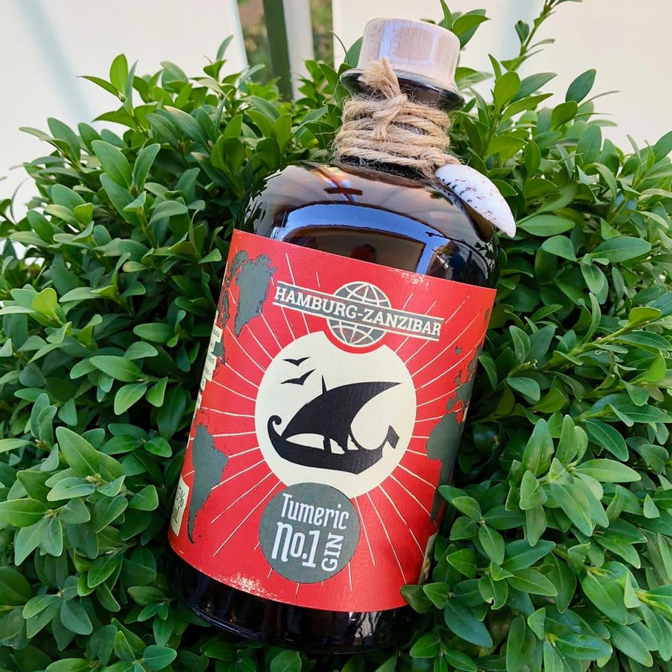 Brand Design und Verpackungsdesign für Hamburg-Zanzibar Gin Tumeric No. 1 von Werbetexter Daniel Kaesmacher
